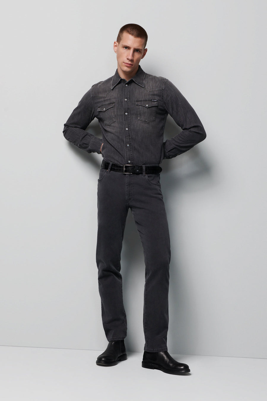 REGULAR 2-6170 PERFORMANCE DENIM