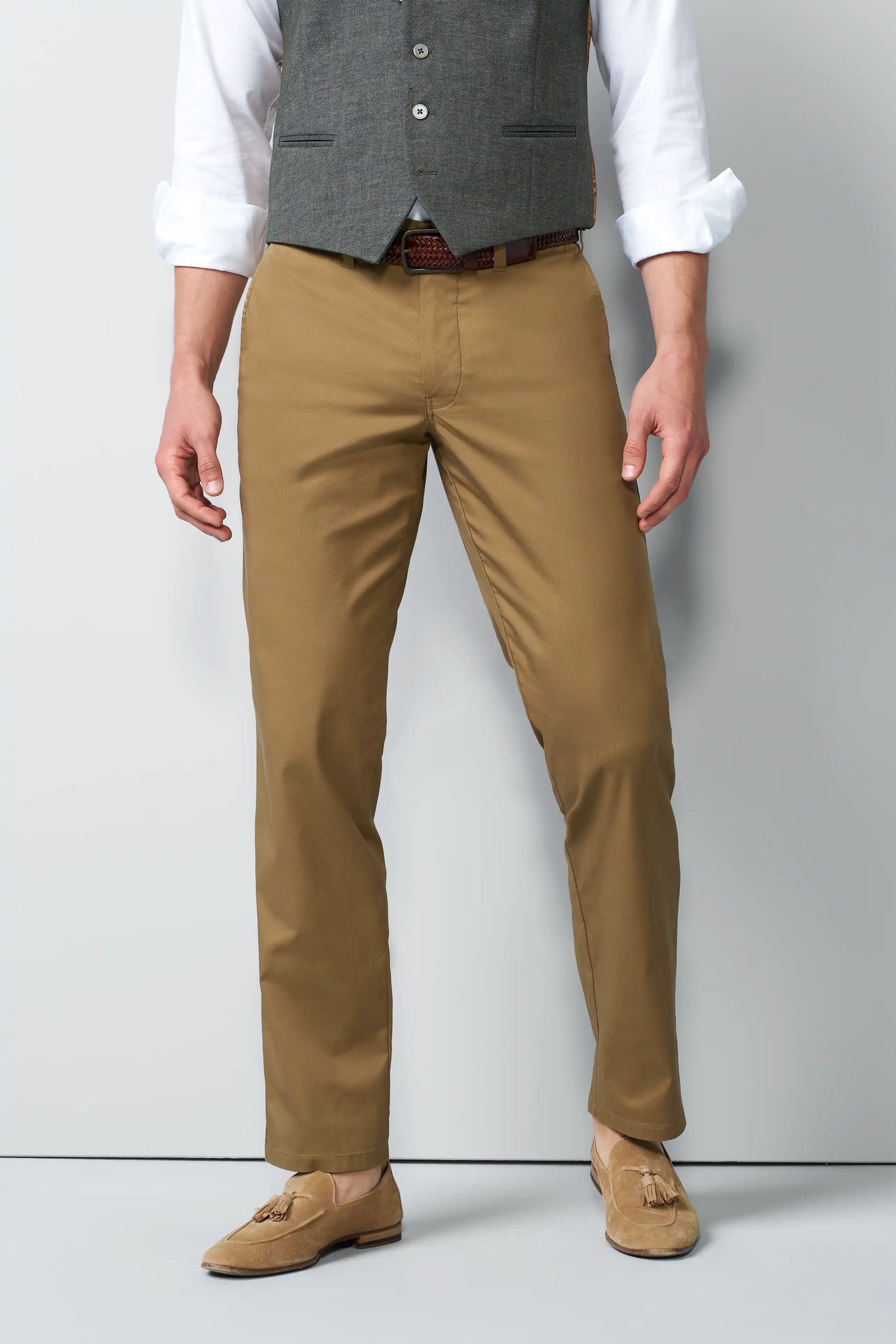 CHINO 1-6010 ULTRA-LIGHTWEIGHT, FUNCTIONAL CHINOS