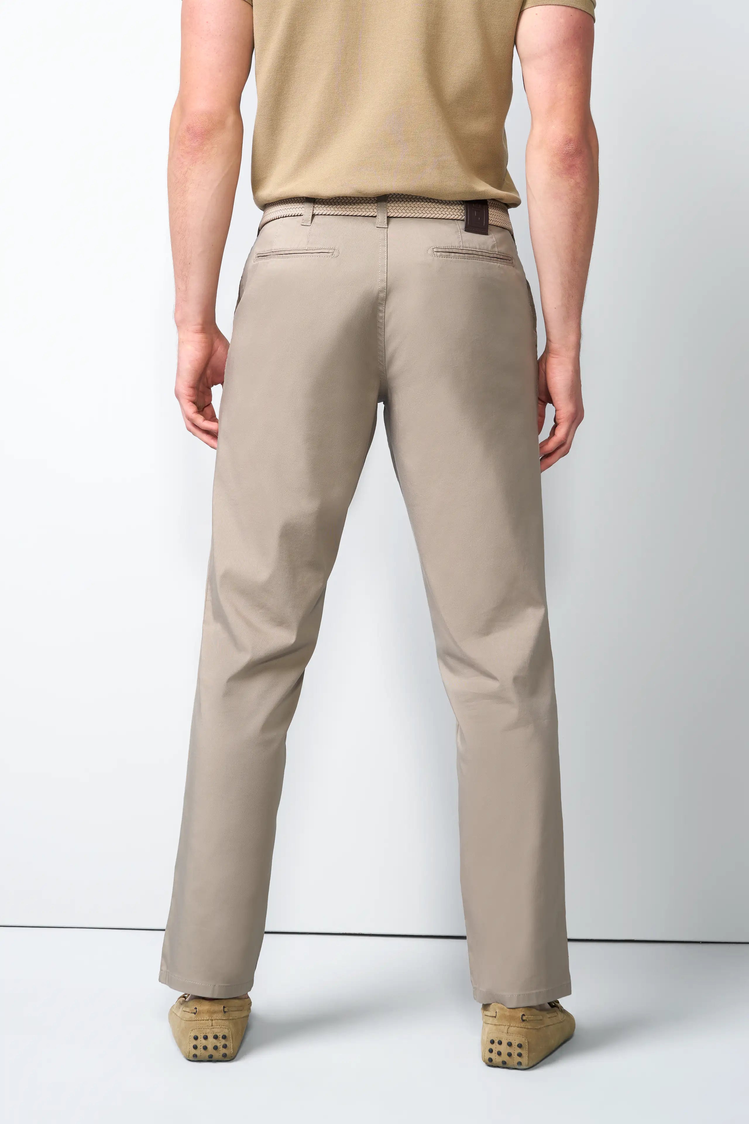 CHINO 1-6010 ULTRA-LIGHTWEIGHT, FUNCTIONAL CHINOS